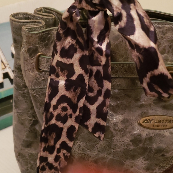 Beautiful Green Bag - Picture 3 of 12